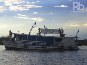 Soraia Magalhães - Quem está estimulando a leitura no Amazonas - Barco do Ler para Crescer - Foto Soraia Magalhães - COMTAG