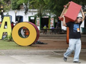 Na tarde de terça-feira, funcionários ainda faziam os últimos ajustes - André Teixeira / Agência O Globo