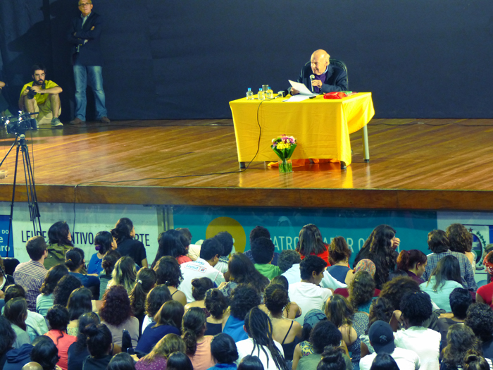 Eduardo Galeno - Brasil, abril 2014 - Foto: Hanna Gledyz / veiasabertas.com