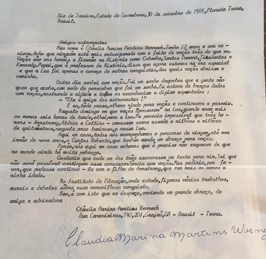 Carta que Claudia Werneck escreveu quando criança para os primeiros astronautas a pisar na lua (Foto: Reprodução/Arquivo Pessoal)