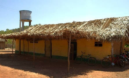 Escola de taipa na zona rural de Miguel Alves, no Norte do Piauí (Foto: Flaviane Tajra/Arquivo Pessoal)