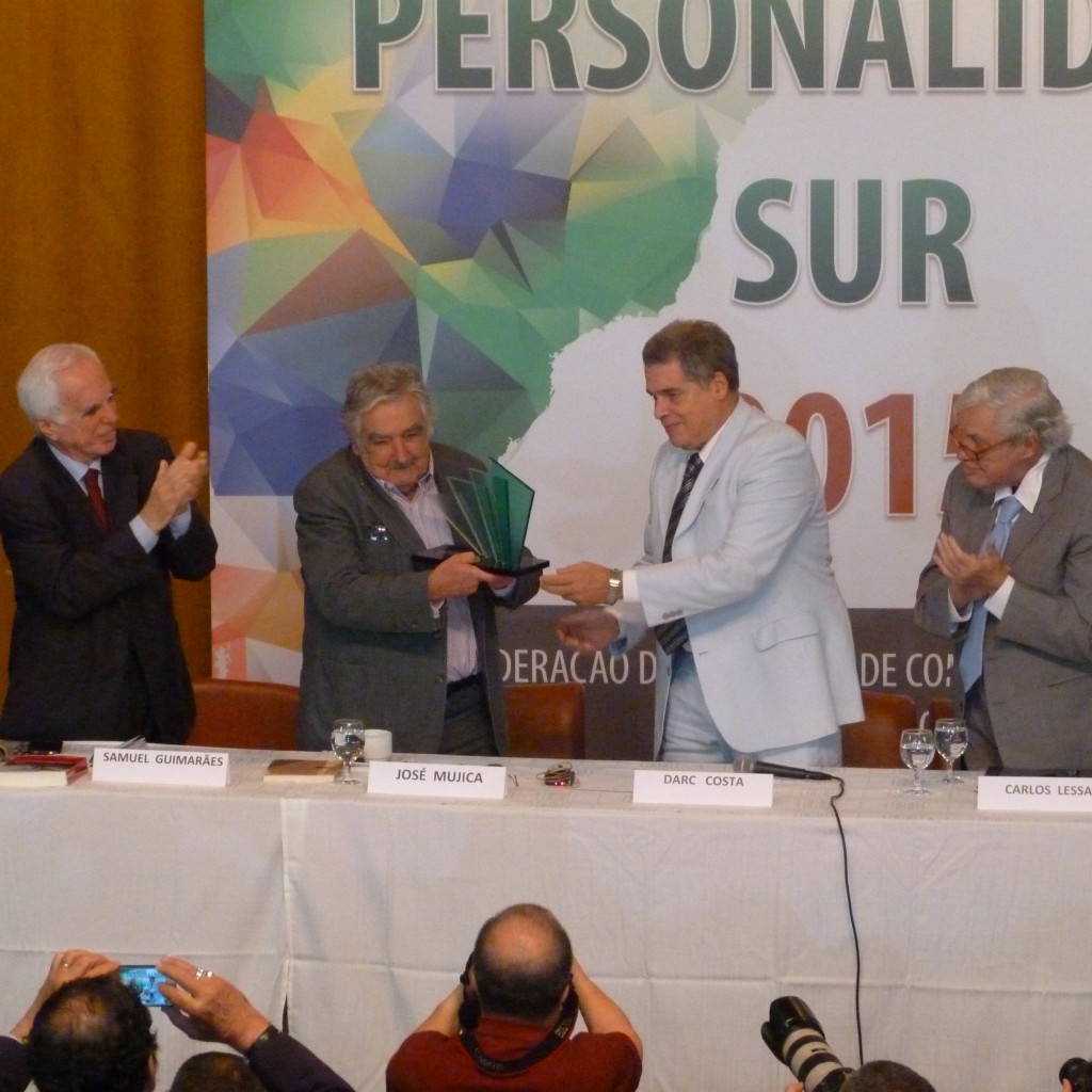 Mujica recebe o prêmio Personalidade Sur 2015. Foto: Rodolfo Targino / Agência Biblioo