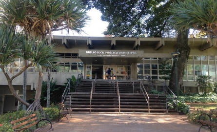 Biblioteca Municipal de Campinas, que recebe 300 pessoas por dia  (Foto: Clara Rios/G1)