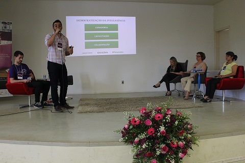 Mesa discutiu inovação e atuação profissional em Biblioteconomia Foto: Chico de Paula / Agência Biblioo