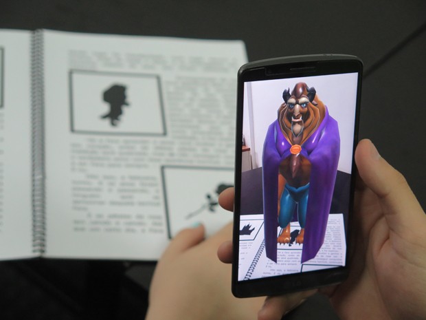 Personagens de 'A Bela e a Fera' viram objetos virtuais com aplicativo. Foto: Mariane Rossi/G1.