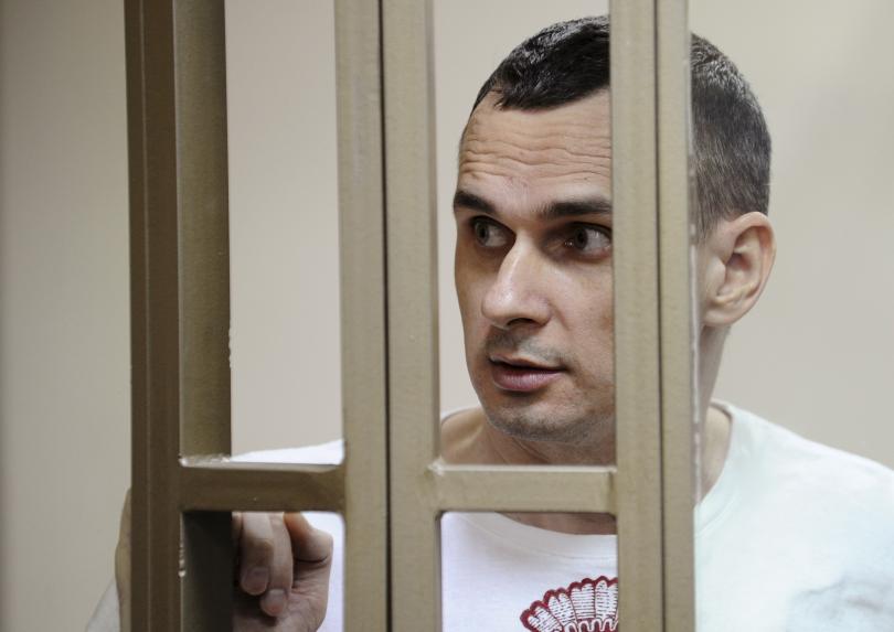 Diretor de cinema ucraniano, Oleg Sentsov, condenado a 20 anos de prisão por acusações de terrorismo. Foto: Reuters.