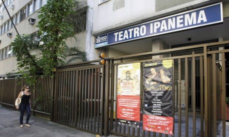 Fachada do Teatro Ipanema - Hudson Pontes / O Globo